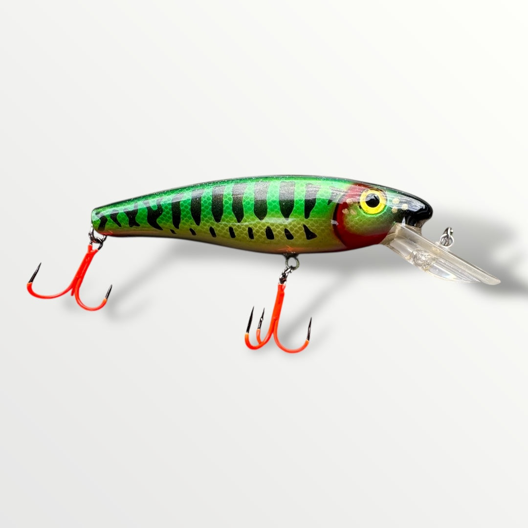The Erniecc 6” jungleFang