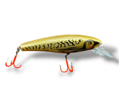 The ErnieCC 6” UV treble #1 afgehaakt